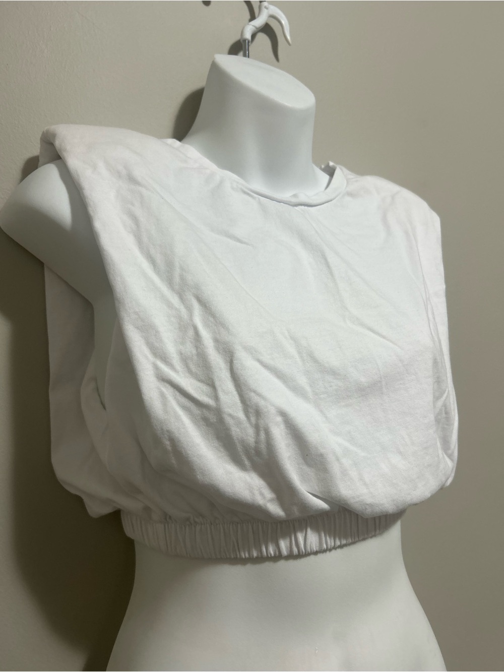 White Cropped Sleeveless Top - Picture 3 of 6